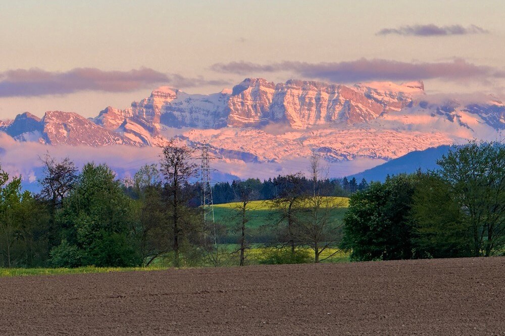 Lebens-Abend mit Bergsicht